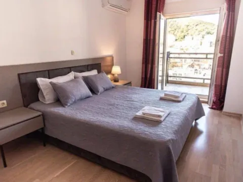 Izdavanje, jednosoban stan, 45m², Budva, Crna Gora
