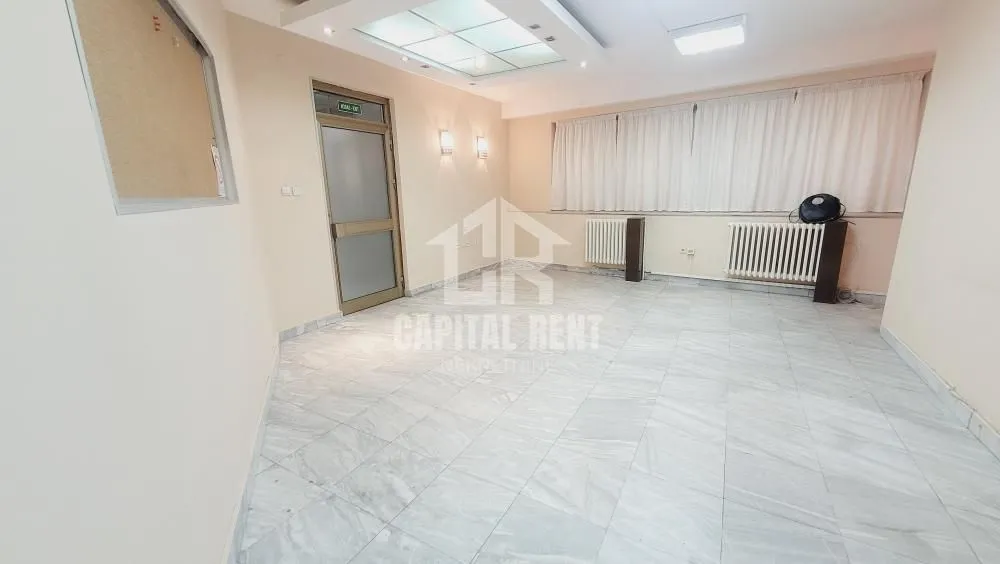 Izdavanje, poslovni prostor, 35m², Stari Grad, Beograd