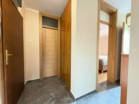 Rent, one bedroom apartment, 56m², Blok 6, Podgorica - image 7