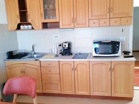 Izdavanje, jednosoban stan, 52m², Donja Lastva, Tivat - image 3