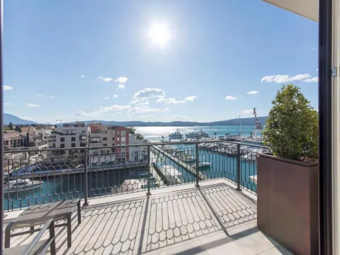 Sale, three bedroom apartment, 236m², Porto Montenegro, Tivat - image 9