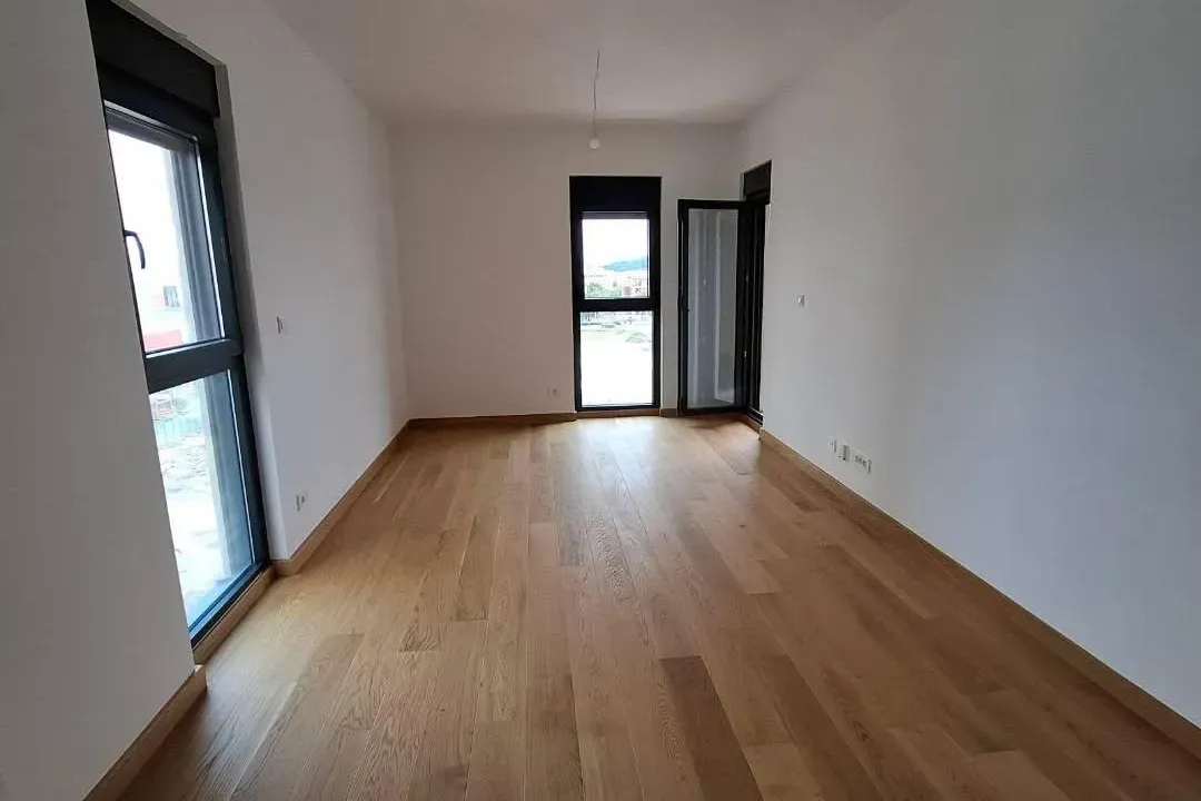 Izdavanje, jednosoban stan, 45m², New City, Podgorica