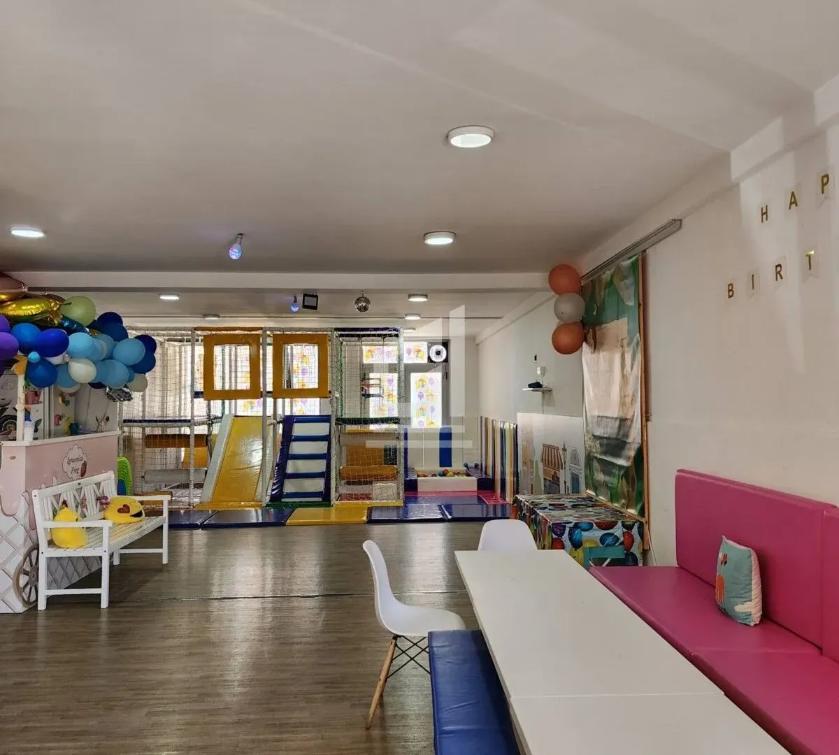 Rent, office space, 87m², Krivi Most, Podgorica