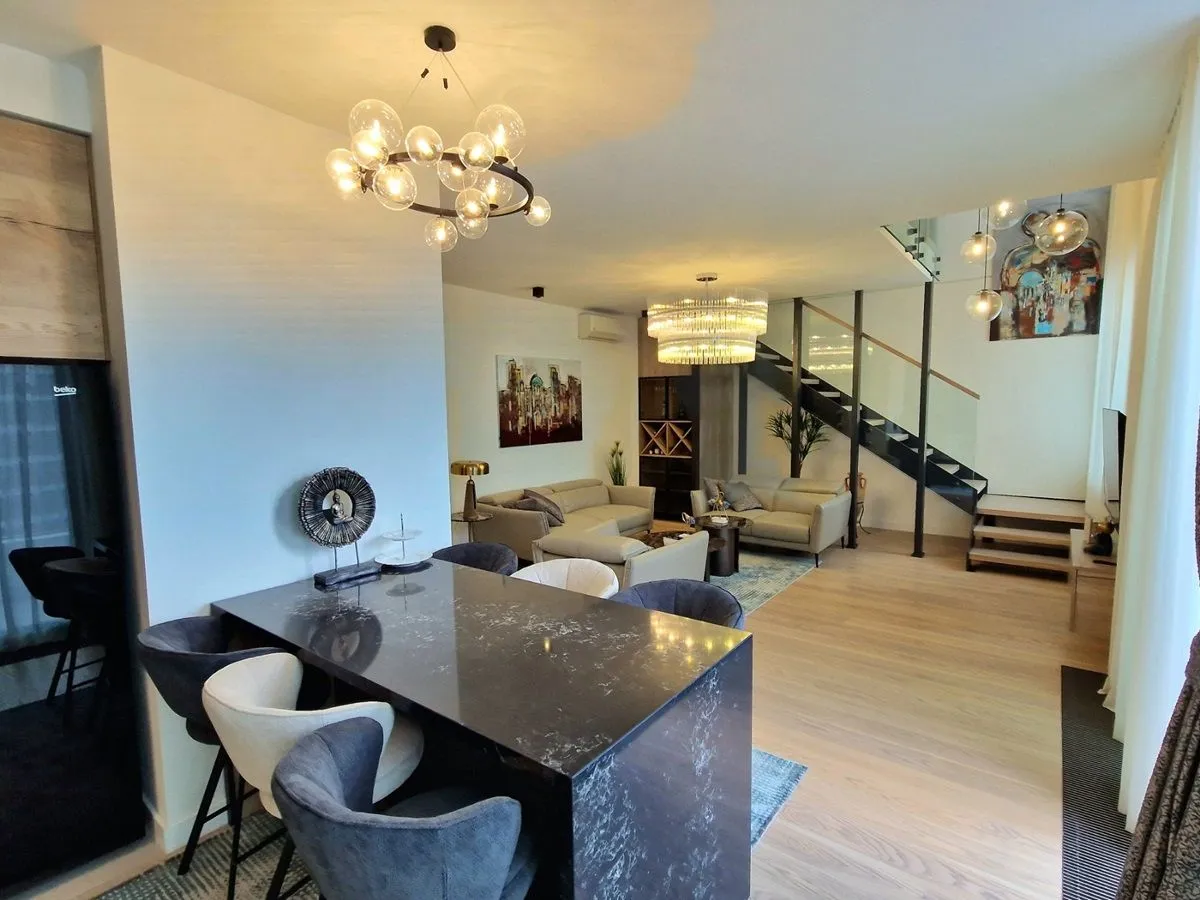 Prodaja, četvorosoban stan, 138m², Beograd Na Vodi, Beograd