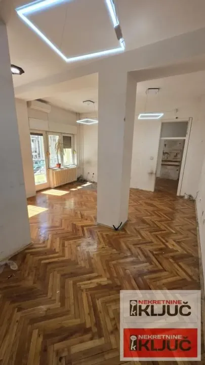 Sale, two bedroom apartment, 56m², Bulevar Oslobodjenja, Novi Sad Sve Podlokacije