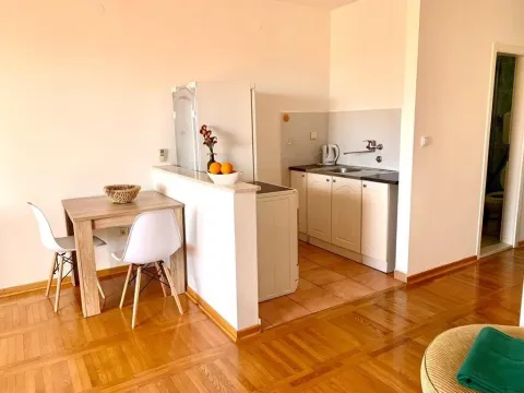 Rent, one bedroom apartment, 41m², Pržno, Budva - image 11