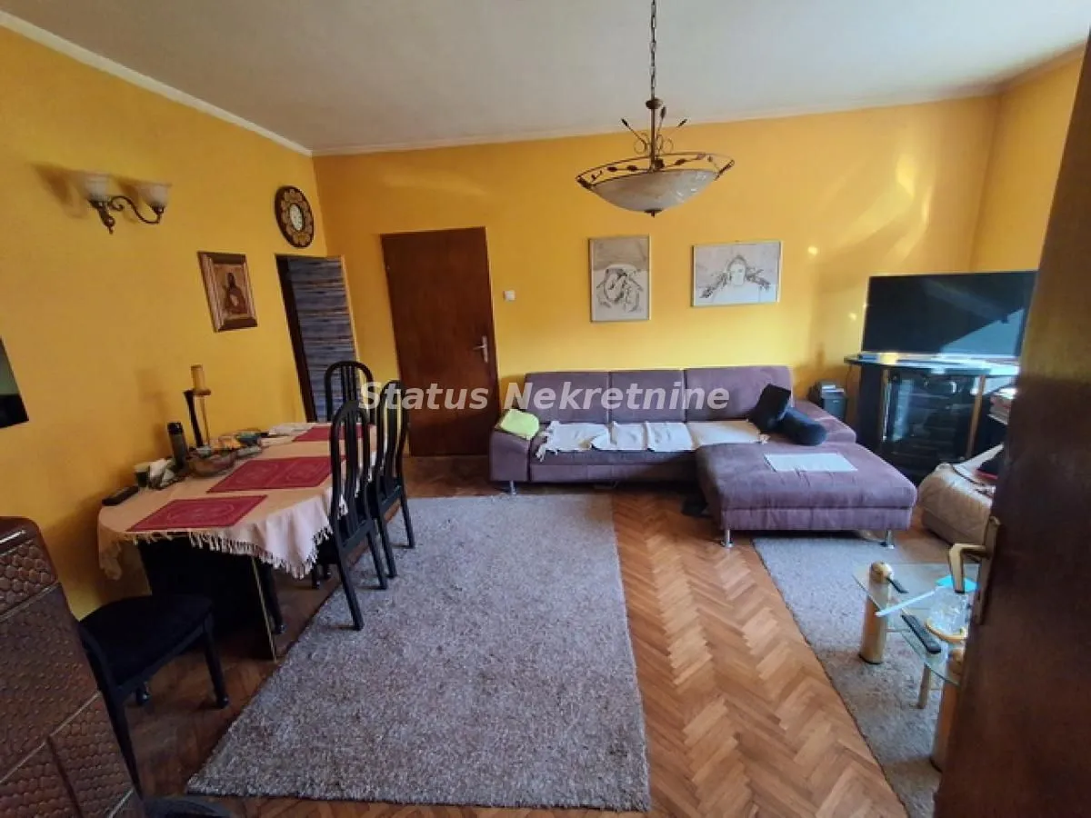 Prodaja, kuća, 200m², Futog, Novi Sad Sve Podlokacije