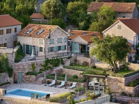 Prodaja, kuća, 293m², Tivat, Crna Gora - image 2