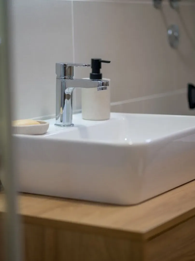 Izdavanje, jednosoban stan, 52m2, Centar, Cetinje
