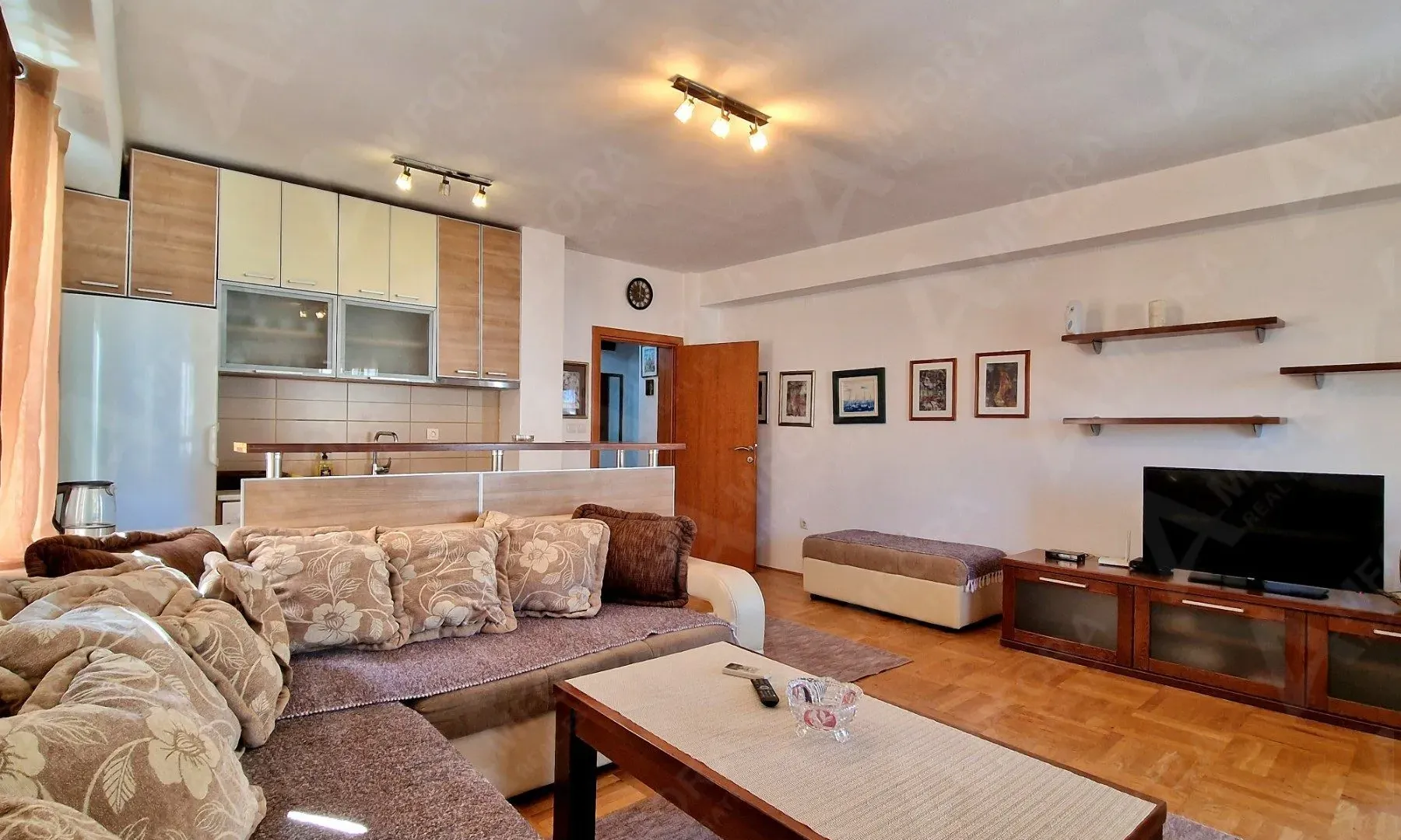 Rent, three bedroom apartment, 90m², Budva, Crna Gora