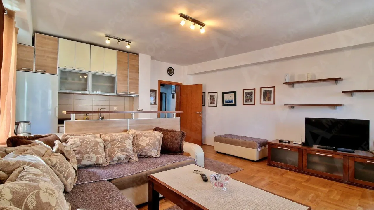 Rent, three bedroom apartment, 90m², Budva, Crna Gora