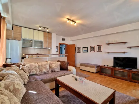 Rent, three bedroom apartment, 90m², Budva, Crna Gora - image 1