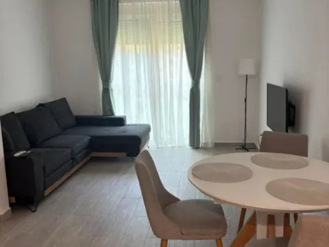 Rent, studio apartment, 33m², Bečići, Budva
