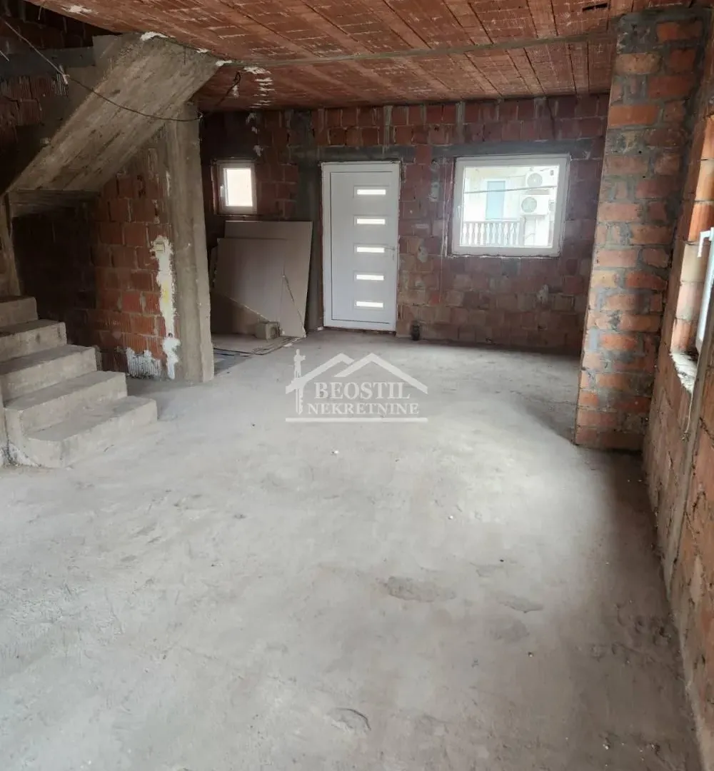 Prodaja, četvorosoban stan, 100m², Zemun Sve Podlokacije, Beograd
