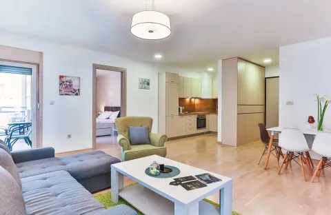 Rent, two bedroom apartment, 74m², Centar, Budva - image 3