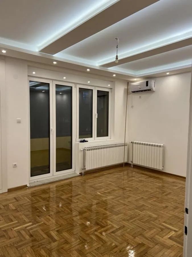 Izdavanje, trosoban stan, 68m², Centar, Niš