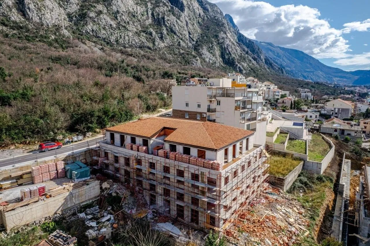 Prodaja, trosoban stan, 120m², Dobrota, Kotor