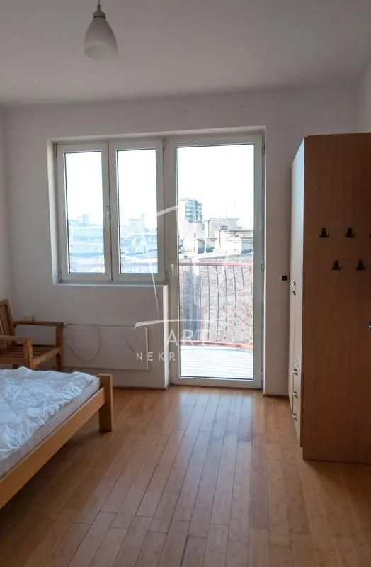 Prodaja, trosoban stan, 104m², Vračar Hram, Vračar Sve Podlokacije