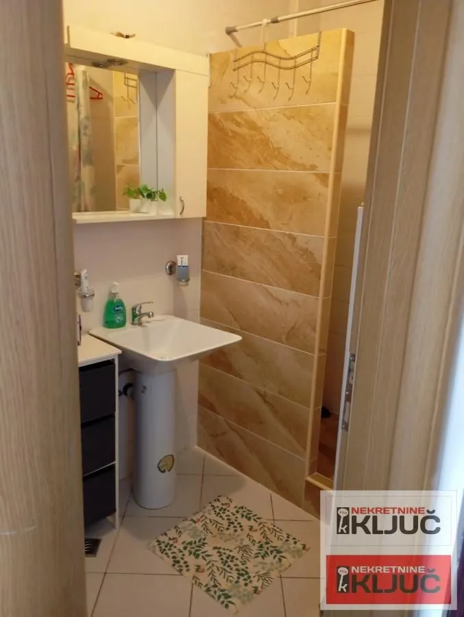 Izdavanje, garsonjera, 25m², Bulevar Evrope, Novi Sad Sve Podlokacije