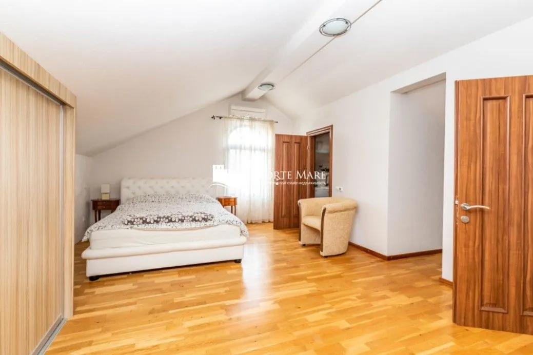 Prodaja, kuća, 201m², Topla, Herceg Novi