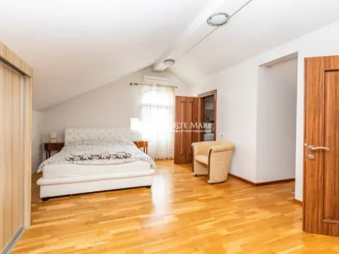 Prodaja, kuća, 201m², Topla, Herceg Novi - image 13