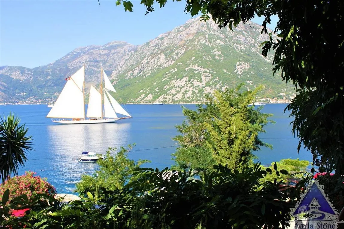 Prodaja, dvosoban stan, 103m², Kostanjica, Kotor