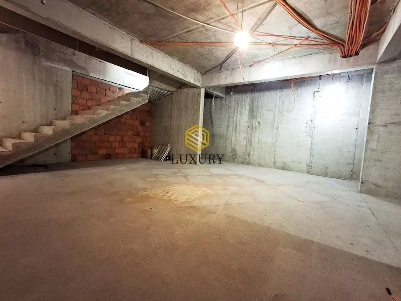Rent, office space, 118m², Stari Aerodrom, Podgorica