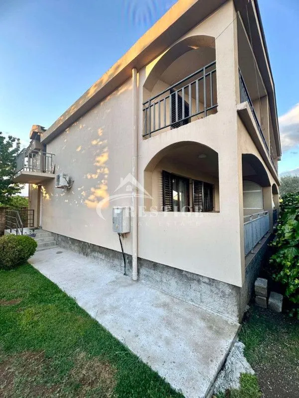 Rent, house, 160m², Gornja Gorica, Podgorica