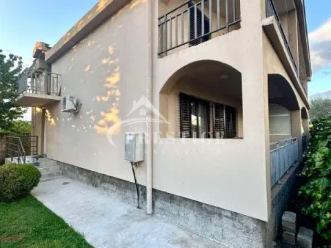 Izdavanje, kuća, 160m², Gornja Gorica, Podgorica - image 9