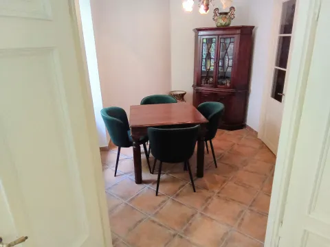 Izdavanje, dvosoban stan, 75m², Stari Grad Kotor, Kotor - image 3
