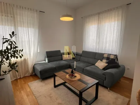 Rent, two bedroom apartment, 48m², Adamovićevo Naselje, Novi Sad Sve Podlokacije