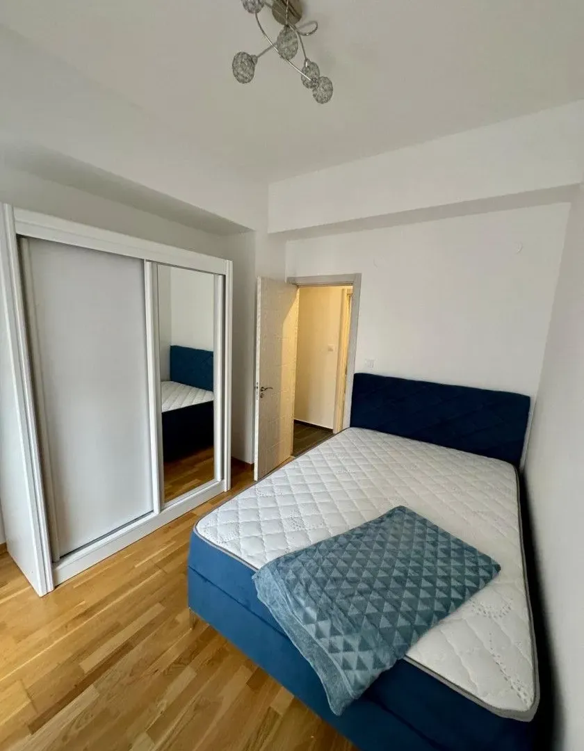Izdavanje, trosoban stan, 74m², Ljubović, Podgorica