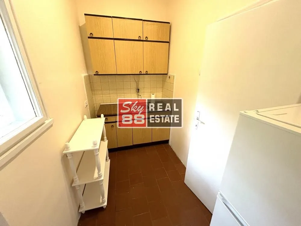 Rent, four bedroom apartment, 110m², Vračar Sve Podlokacije, Beograd
