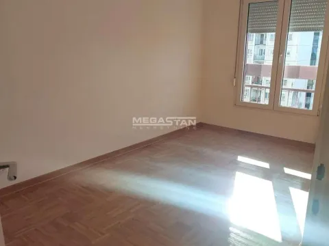 Izdavanje, trosoban stan, 75m², Novi Beograd Blok 63, Novi Beograd Sve Podlokacije - image 4