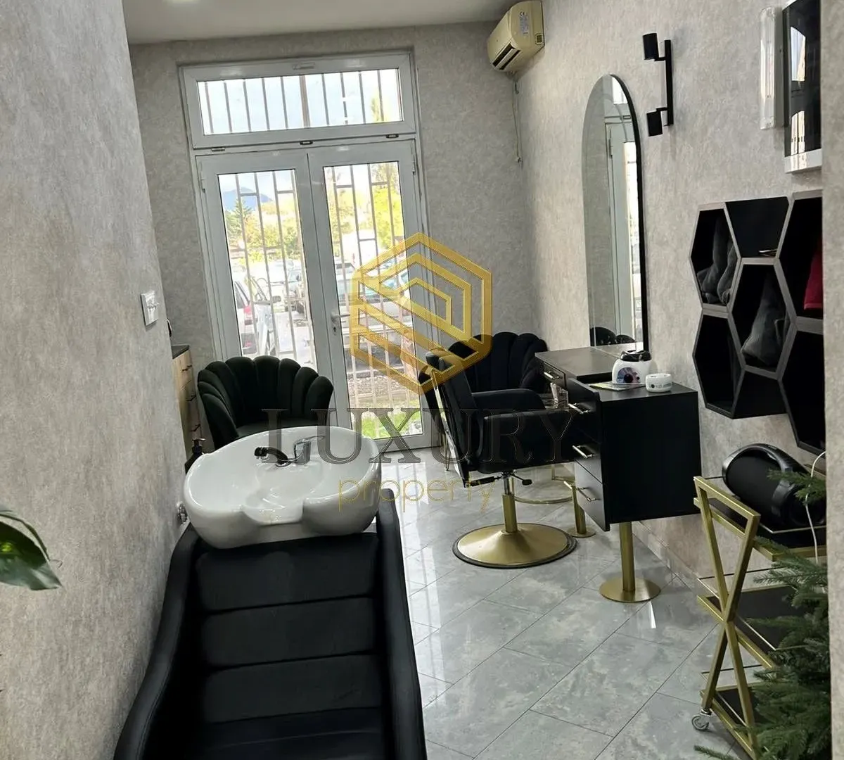 Rent, office space, 90m², Stari Aerodrom, Podgorica