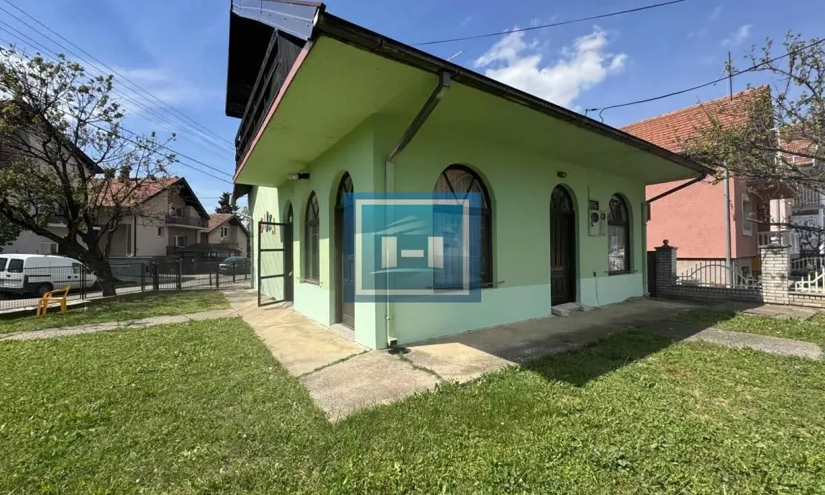 Rent, office space, 84m², Ćuprija, Srbija