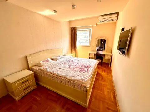 Prodaja, dvosoban stan, 92m², City Kvart, Podgorica - image 4