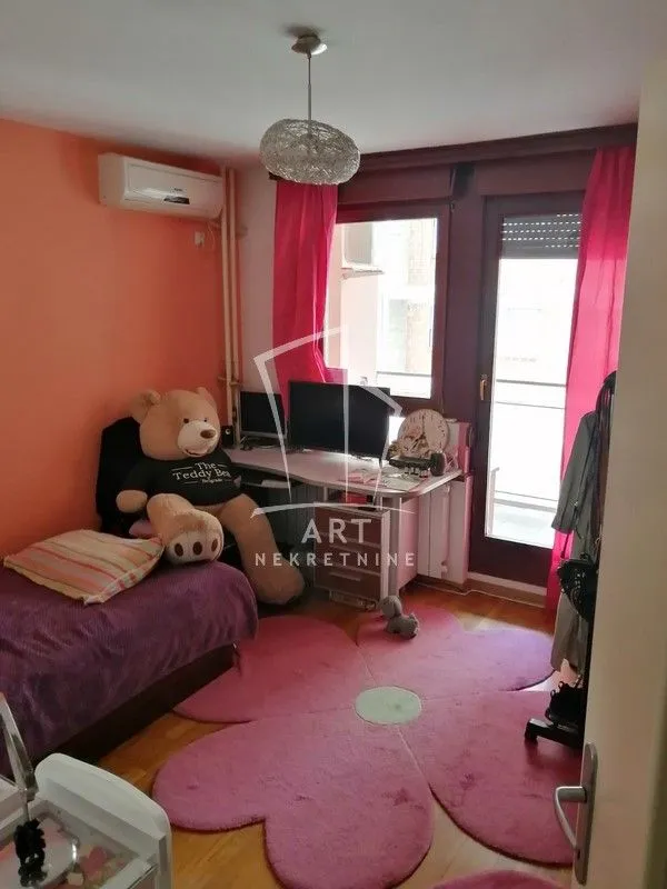 Prodaja, četvorosoban stan, 109m², Crveni Krst, Beograd