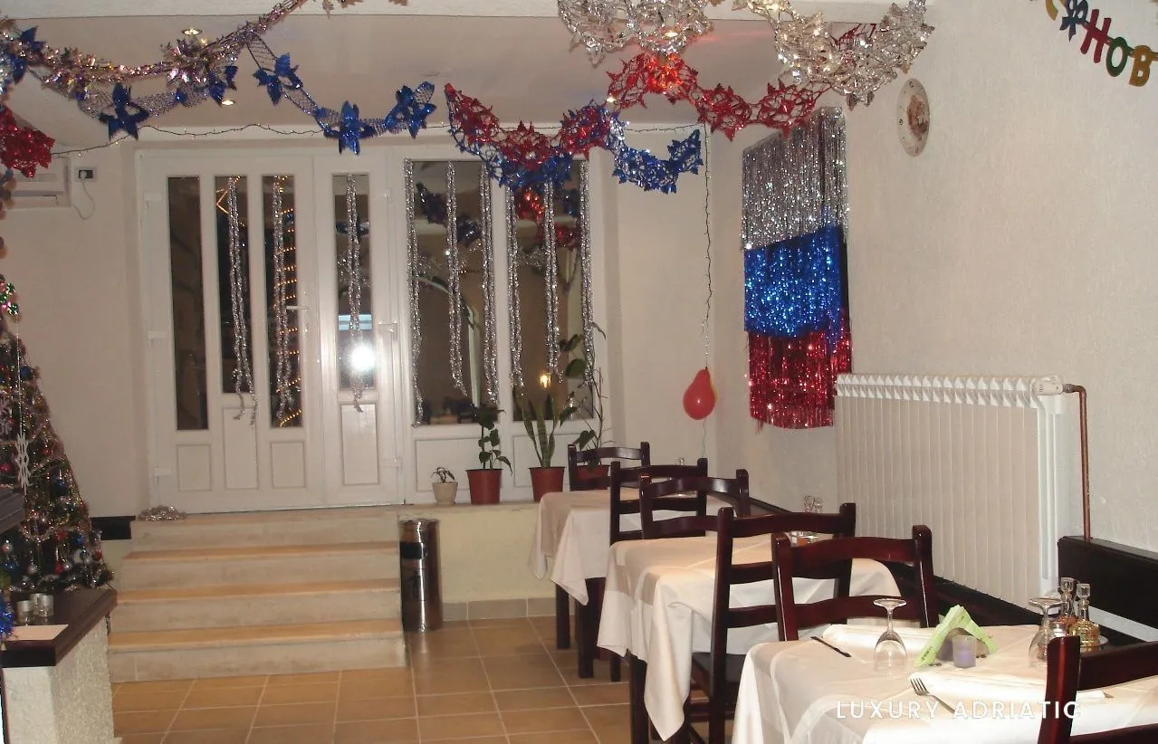 Sale, house, 670m², Prčanj, Kotor