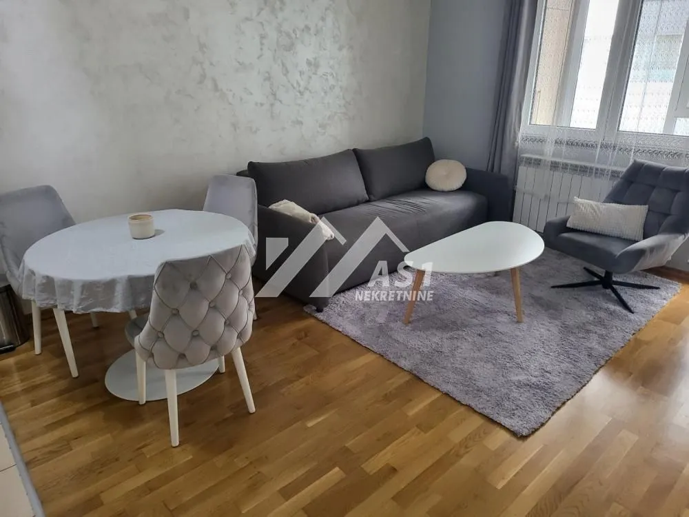 Izdavanje, jednosoban stan, 35m², Bulevar Oslobodjenja, Novi Sad Sve Podlokacije