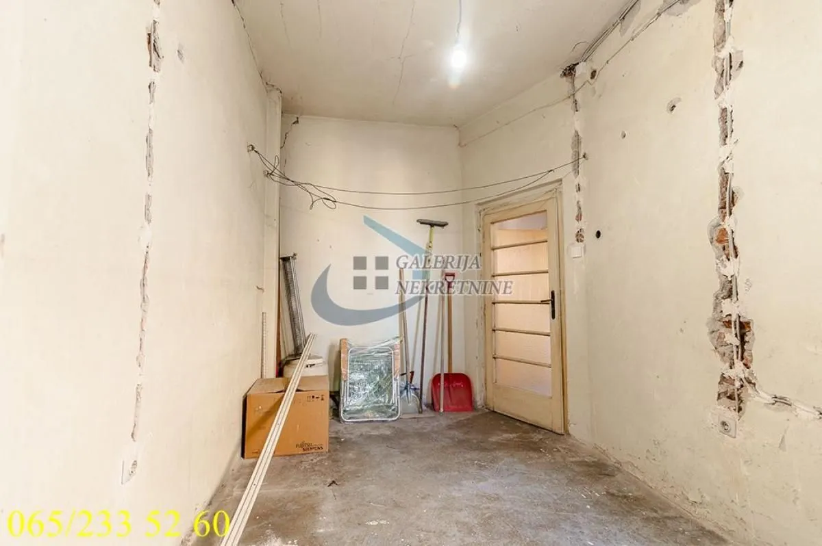 Prodaja, trosoban stan, 77m², Stari Grad, Beograd
