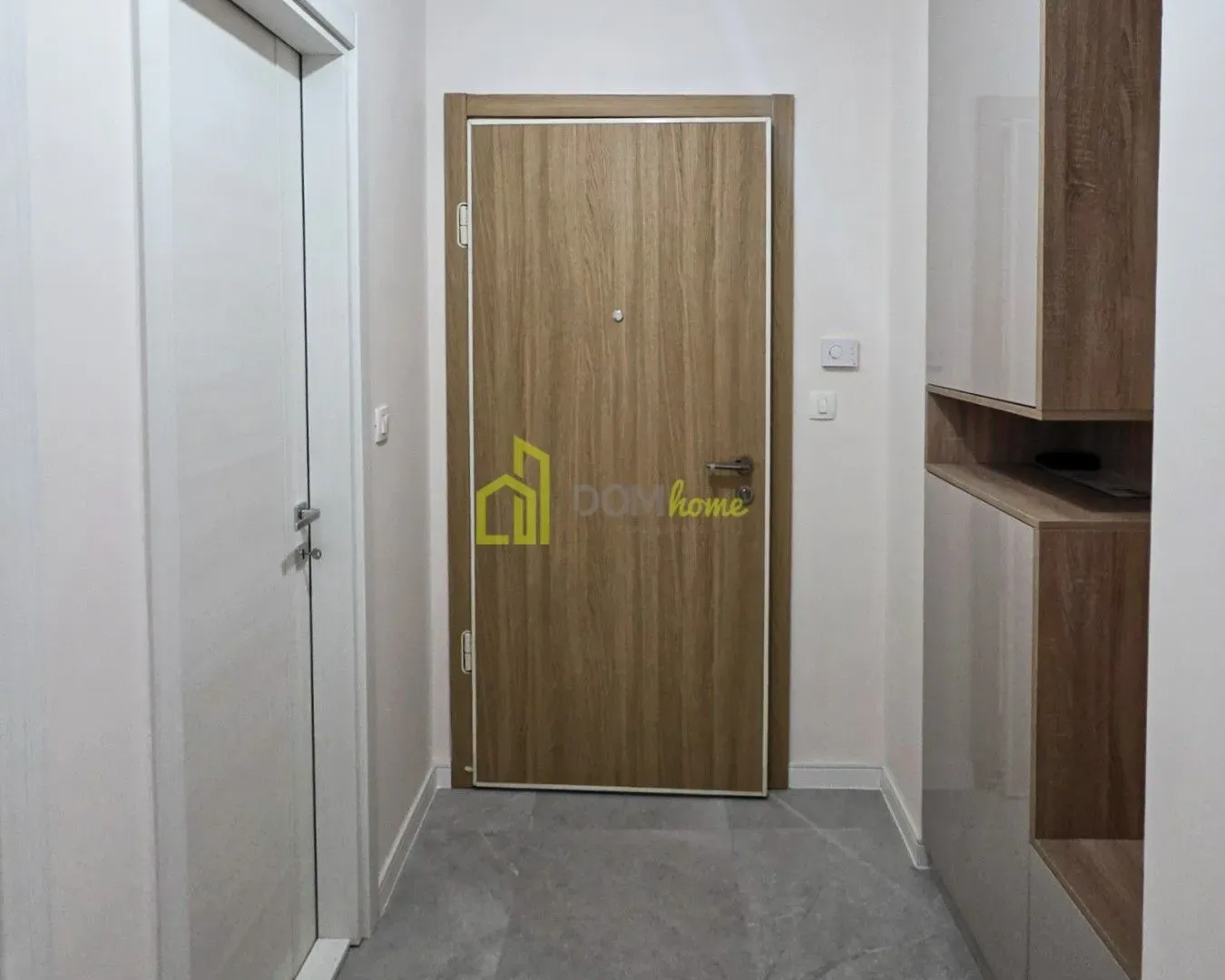 Izdavanje, dvosoban stan, 72m², Central Point, Podgorica