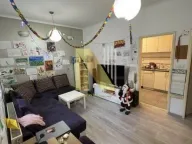 Izdavanje, trosoban stan, 78m², Avijatičarsko naselje, Novi Sad Sve Podlokacije - image 1