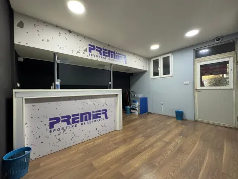 Poslovni prostor in Tološka šuma