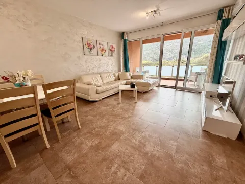 Sale, two bedroom apartment, 68m², Bečići, Budva - image 1