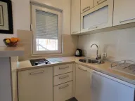 Rent, one bedroom apartment, 50m², Petrovac, Budva - image 10