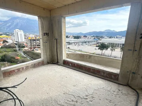 Prodaja, dvosoban stan, 84m², Centar, Bar - image 13