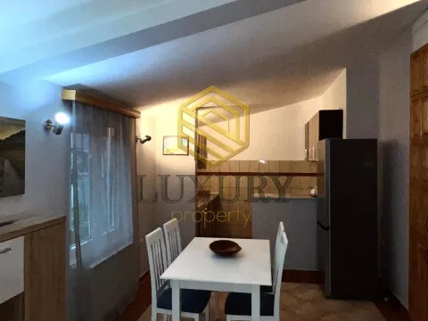 Izdavanje, trosoban stan, 130m², Zabjelo, Podgorica - image 8