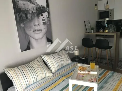 Izdavanje, stan, 27m², Grbavica, Novi Sad Sve Podlokacije - image 1