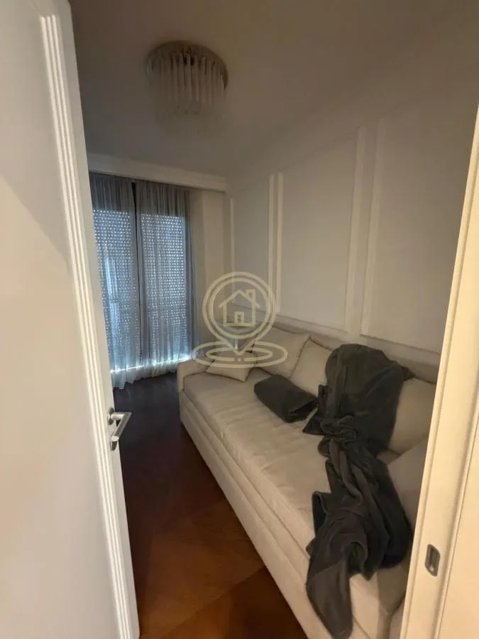 Izdavanje, četvorosoban stan, 125m², Čubura, Beograd